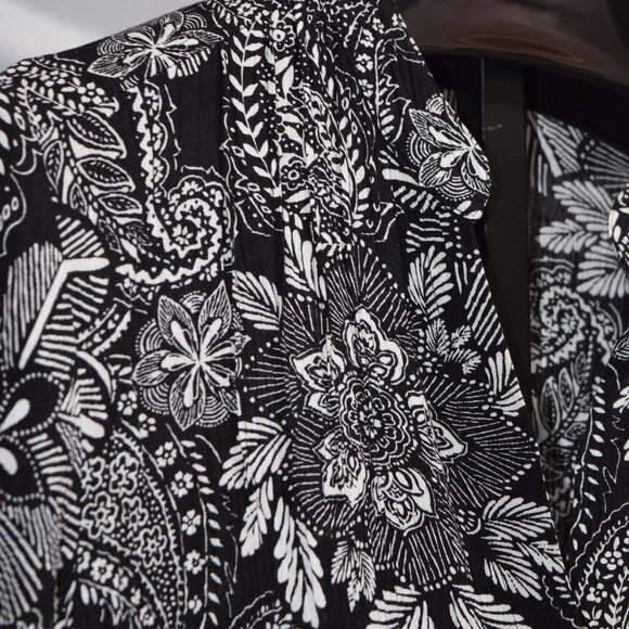 Sag Harbor Woman Black & White Button Front Blouse, Size 1X - Picture 8 of 13